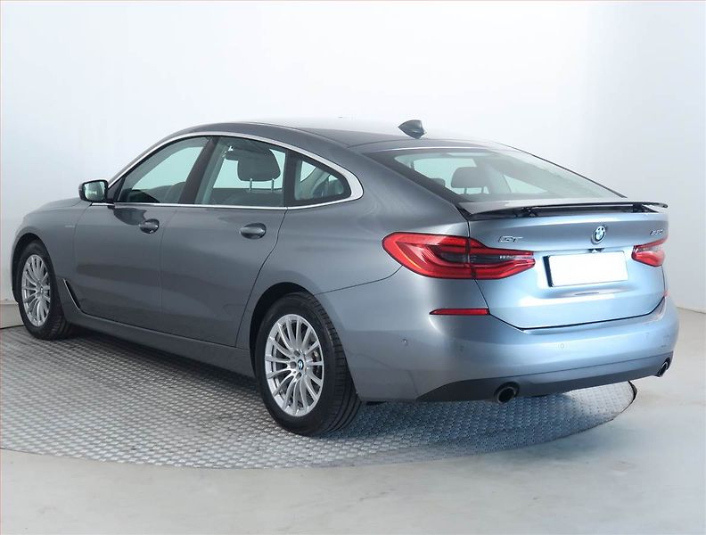 BMW Řada 6 (2018) Sport Line 630i GT - fotka 4 z 21