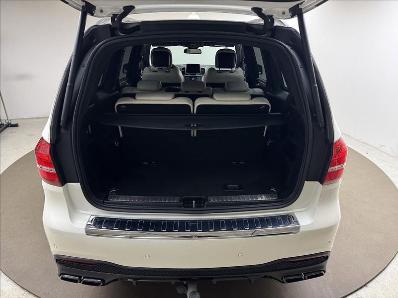 Mercedes-Benz GLS 5,5 63AMG DESIGNO NZTOP PANO - fotka 61 z 61