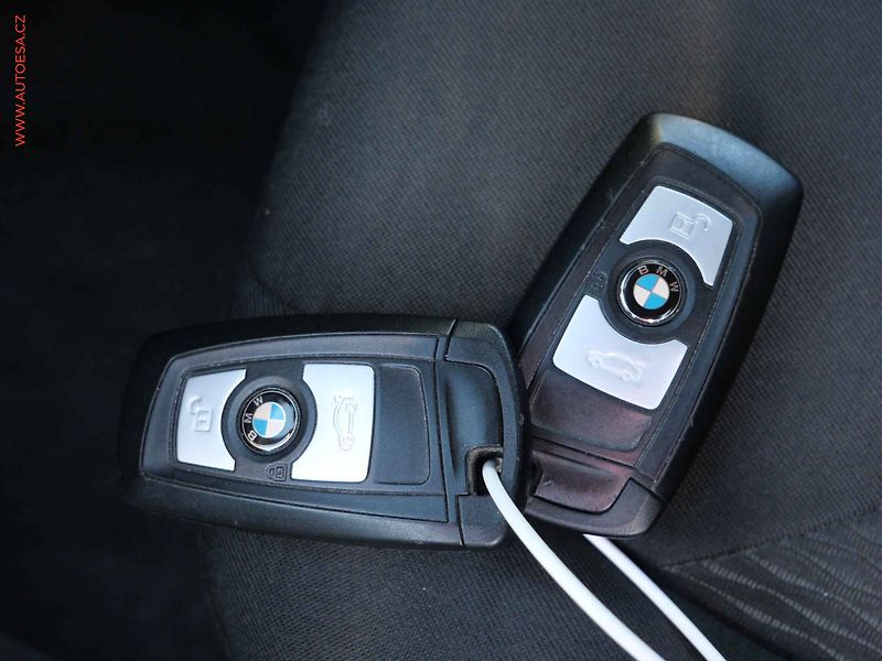 BMW Řada 3 (2018) 2.0T 320i xDrive, ČR, AT - fotka 25 z 25