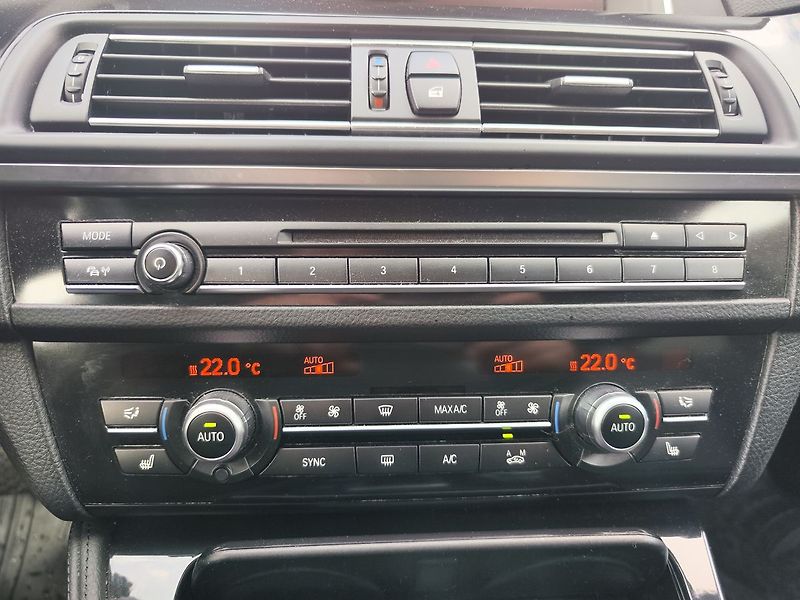 BMW Řada 5 520d/140kW xDrive 8AT - fotka 21 z 32