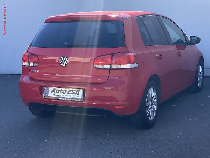 Volkswagen Golf (2012) 1.2TSi, ČR, Comfort, navi - fotka 4 z 16