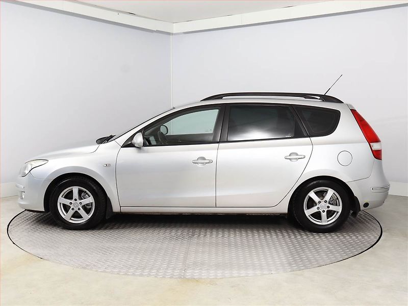 Hyundai i30 (2009) 1.6 CVVT, LPG, oblíbený vůz - fotka 3 z 13