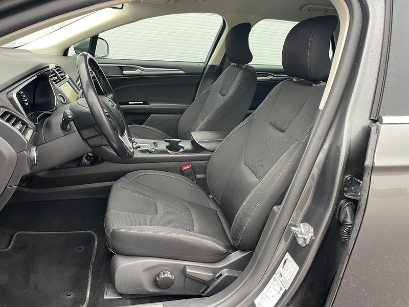 Ford Mondeo (2021) 2.0 TITAN,PO VELKÉM SERVISE - fotka 8 z 21