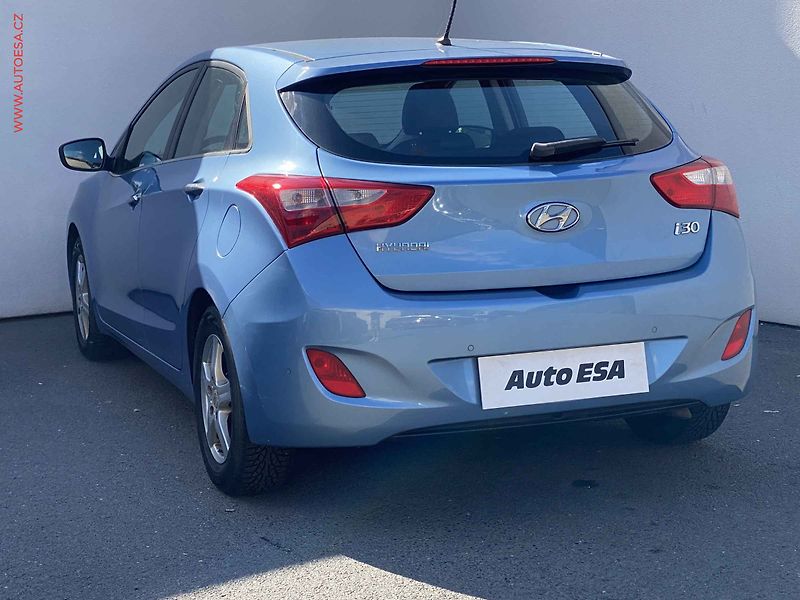 Hyundai i30 (2012) 1.6GDi, ČR, servis.kniha - fotka 6 z 16