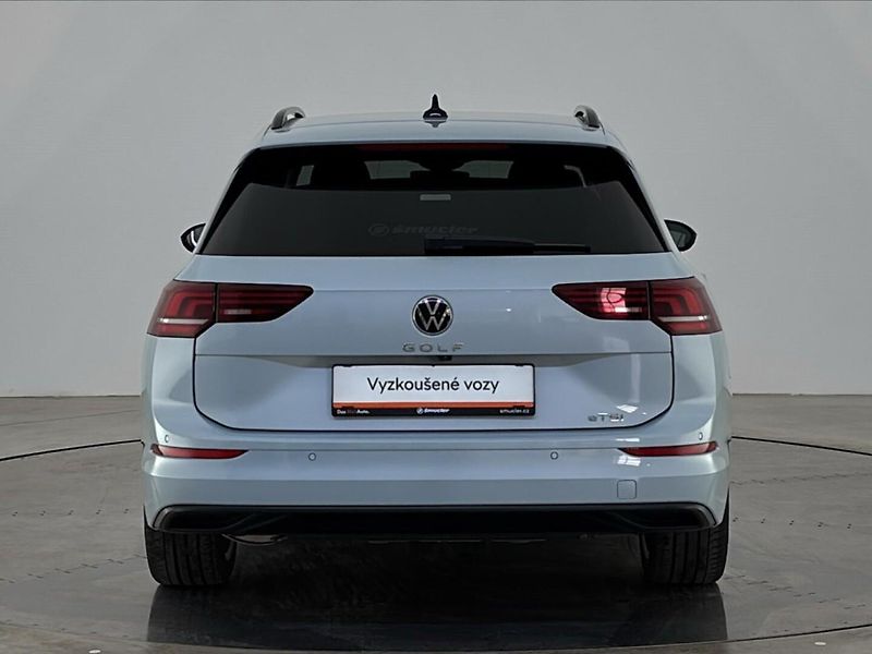 Volkswagen Golf Life DSG - fotka 17 z 29