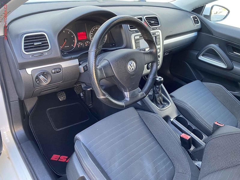 Volkswagen Scirocco (2009) 1.4TSi, Navi - fotka 8 z 15