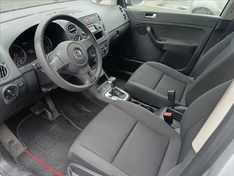 Volkswagen Golf Plus 2,0 TDi CR DSG  Trendline - fotka 19 z 24