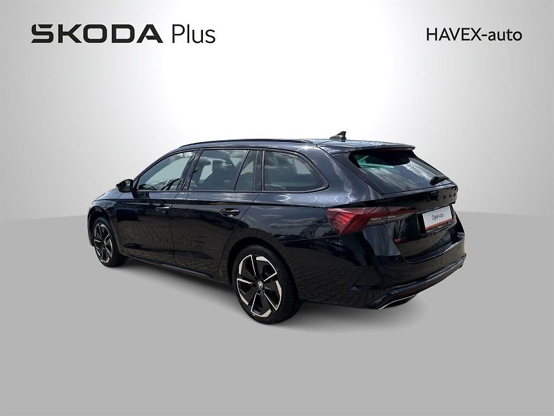 Škoda Octavia (2020) Combi 1.4 TSI iV DSG RS - fotka 33 z 35