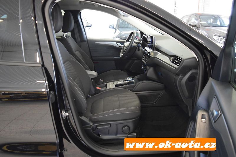 Ford Kuga 2.5 HYBRID TITANIUM 2023  - fotka 14 z 60