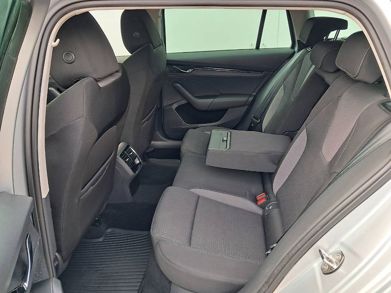 Škoda Octavia (2022) COMBI IV Ambition PLUS 1.5 TSI - fotka 19 z 25