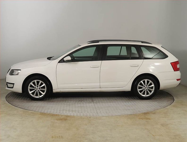 Škoda Octavia (2014) Ambition 1.6 TDI, Tempomat - fotka 3 z 18