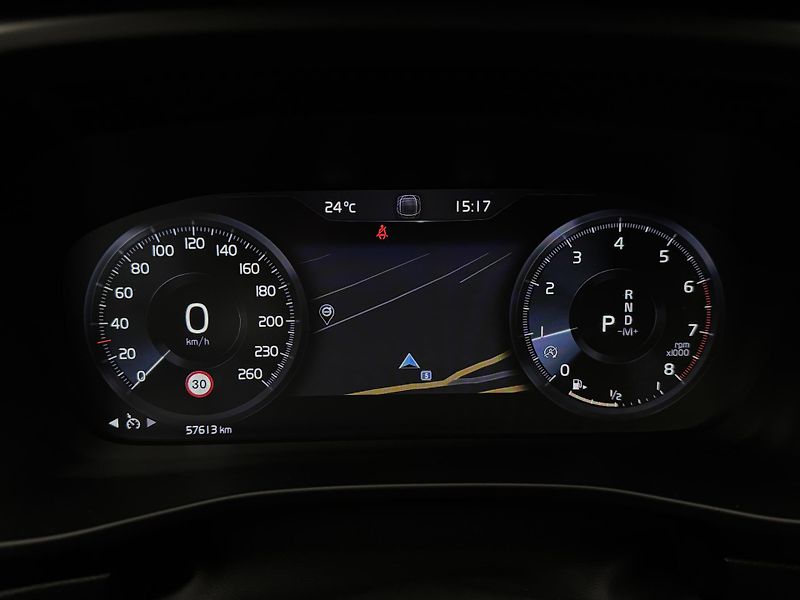 Volvo XC40 T5 AWD INSCRTIPTION REZERVACE - fotka 16 z 42