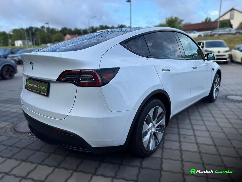 Tesla Model Y (2023) RWD, 255 kW, LFP - fotka 4 z 12