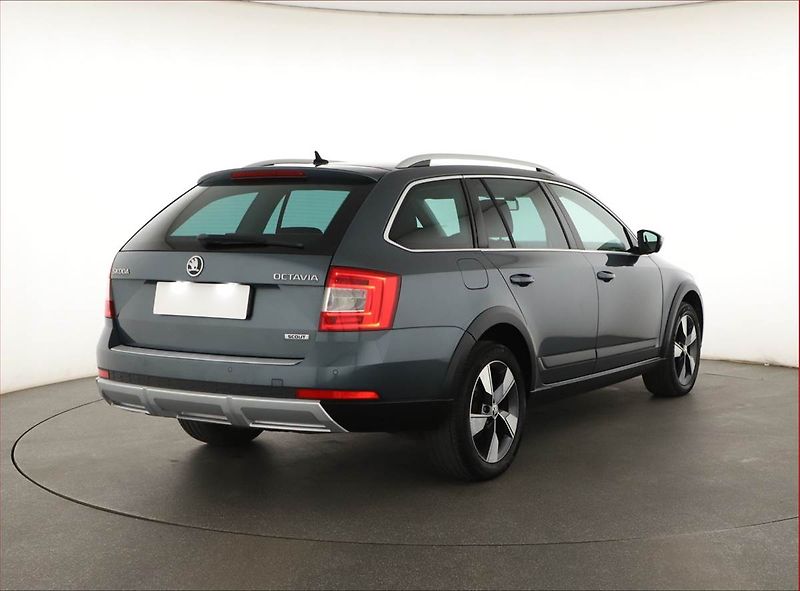 Škoda Octavia (2015) Scout 2.0 TDI, 4X4, Automat - fotka 5 z 16