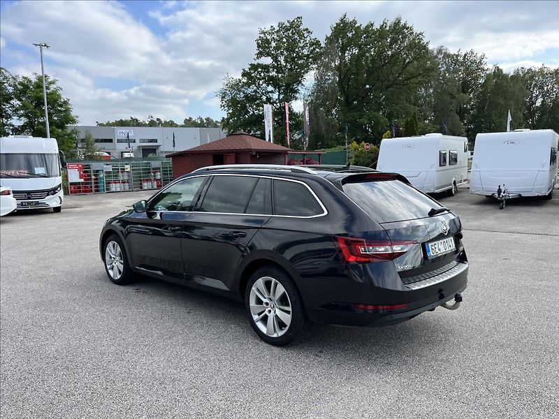 Škoda Superb 2,0  TDi Style,4x4 - fotka 4 z 13