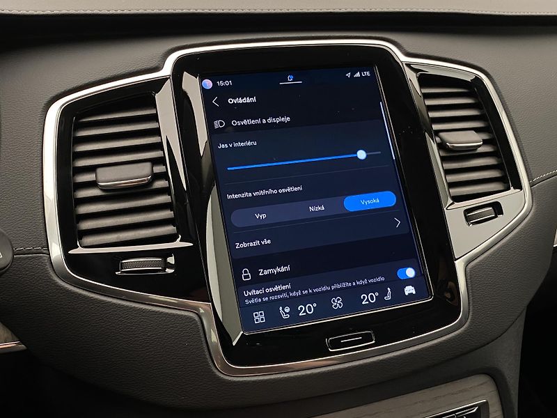 Volvo XC90 T8 AWD RECHARGE PLUS DARK CZ - fotka 55 z 73