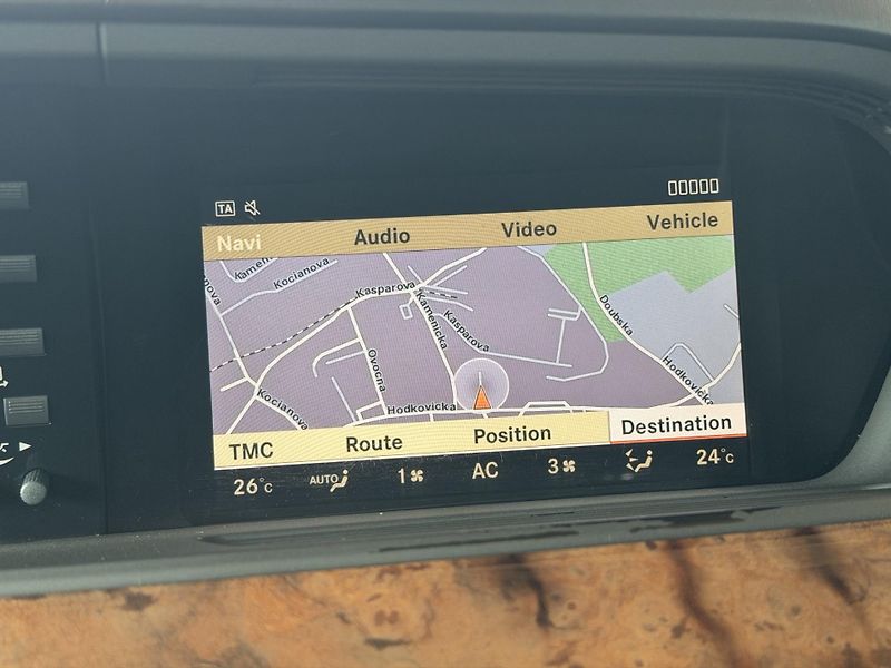 Mercedes-Benz Třídy S S 500 L - fotka 9 z 30