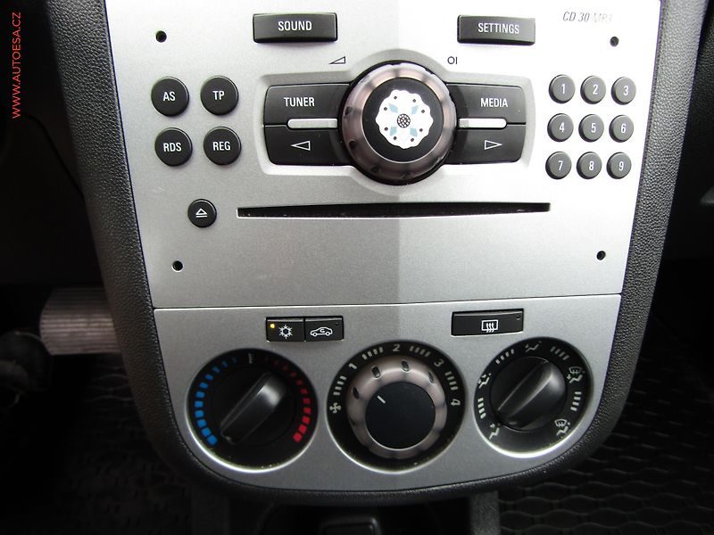 Opel Corsa (2014) 1.2i, ČR, AT, AC - fotka 15 z 16