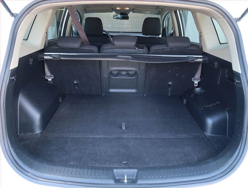 Kia Carens (2015) 1.7 CRDi, Automat, Tempomat - fotka 14 z 16