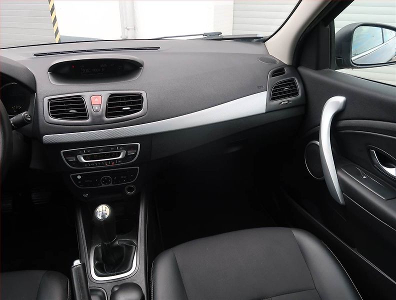 Renault Fluence (2010) 1.6 16V, po STK, jezdí skvěle - fotka 8 z 18