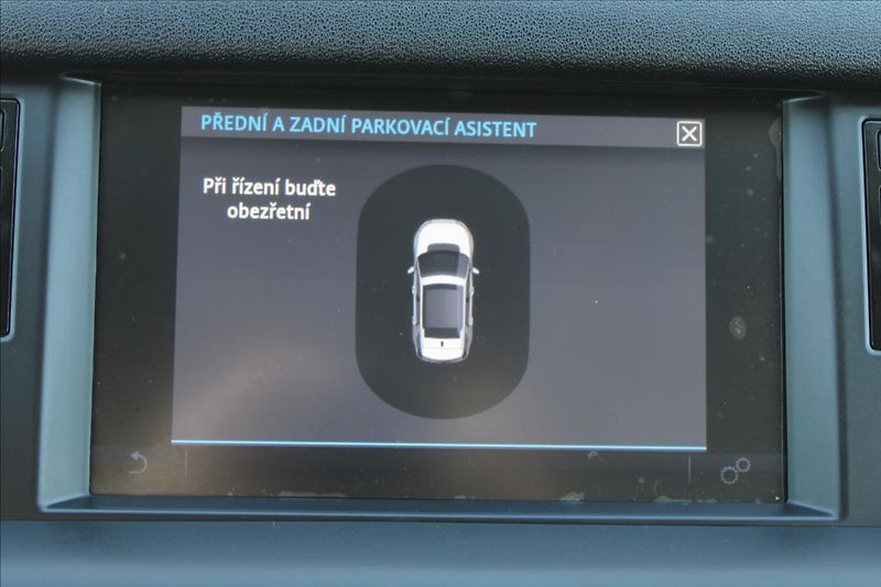 Land Rover Discovery Sport 2,0 TD4  NOVÉ V ČR,A/T,4x4 - fotka 13 z 30