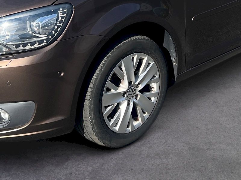 Volkswagen Touran (2013) Comfortline 1.4 TSI 103 kW 6°m - fotka 11 z 30