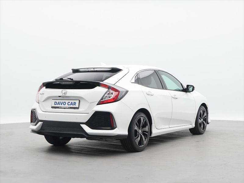 Honda Civic 1,0 VTEC 93kW Executive - fotka 7 z 27