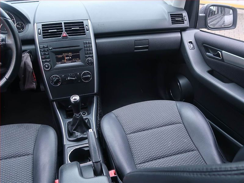 Mercedes-Benz Třídy A (2010) A 180 CDI , Serv.kniha, po STK - fotka 8 z 16