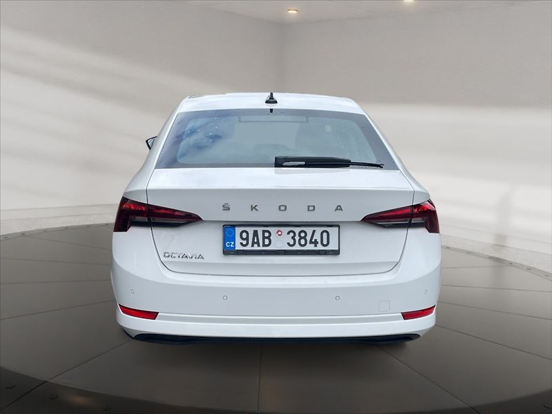 Škoda Octavia 2,0 TDI Ambition - fotka 5 z 11