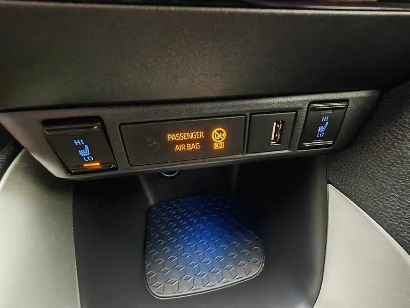 Toyota Yaris 1.5 Hybrid  Comfort Tech Style - fotka 35 z 39