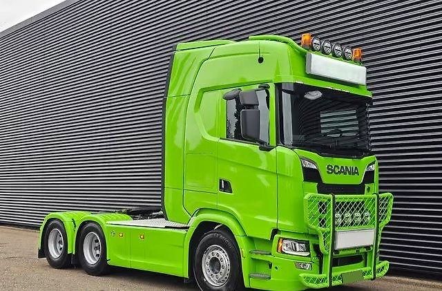 Scania (2023) S770V8 6x4 tahač EURO 6 - fotka 9 z 26