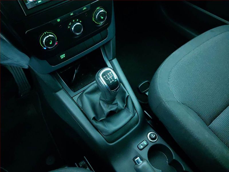 Škoda Yeti (2013) Ambition 2.0 TDI - fotka 13 z 15