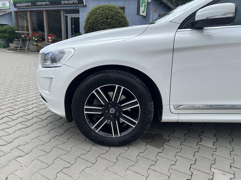 Volvo XC60 2,4 AWD D4 Summum 1.maj.  - fotka 16 z 56