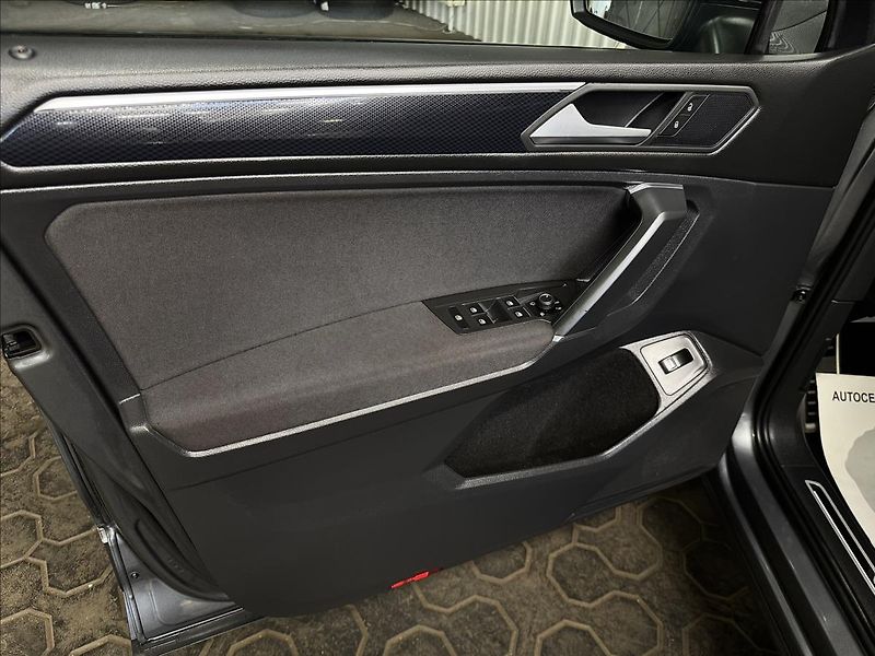 Volkswagen Tiguan Allspace 2.0TSI DSG 4M UNITED 7MÍST - fotka 14 z 50