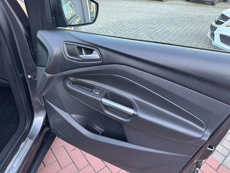 Ford Kuga (2019) 2.0 TDCi ST-Line Xenony AT - fotka 21 z 48