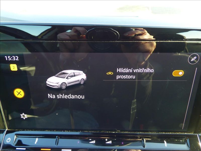 Volkswagen Golf 1,0 TSI Virtual Cockpit  Life - fotka 49 z 49