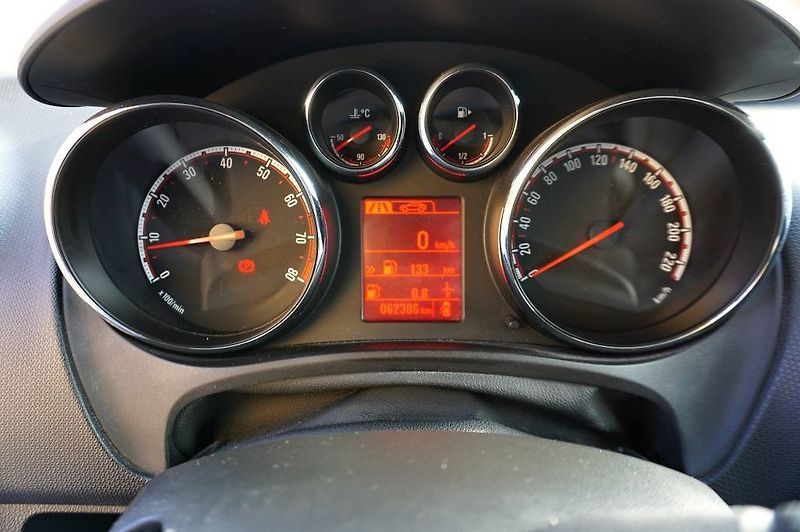 Opel Meriva (2016) ENJOY 1.4T 88 kW - fotka 25 z 39