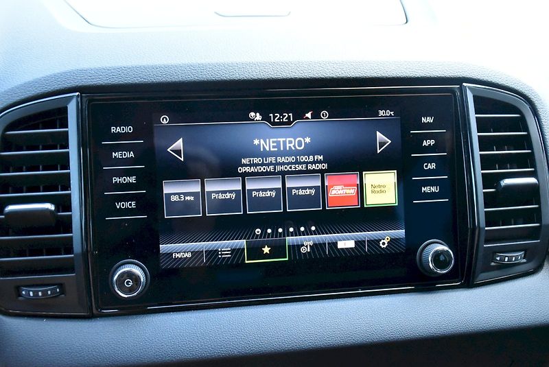 Škoda Karoq (2024) Selection 1.5 TSI DSG - fotka 21 z 33