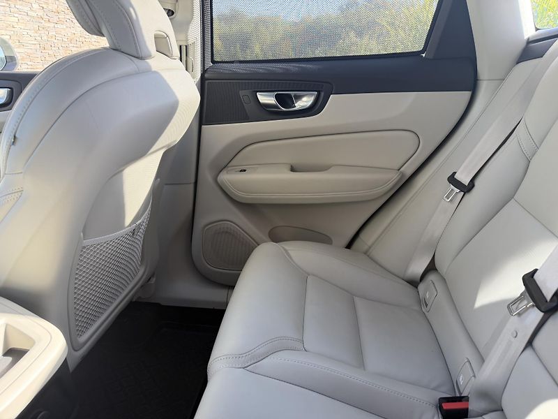 Volvo XC60 (2022) Volvo XC60 T8 Ultimate (455k) - fotka 23 z 30