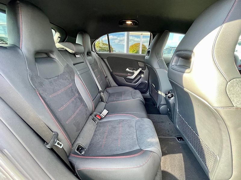 Mercedes-Benz Třídy A 180 Linie AMG - fotka 12 z 23