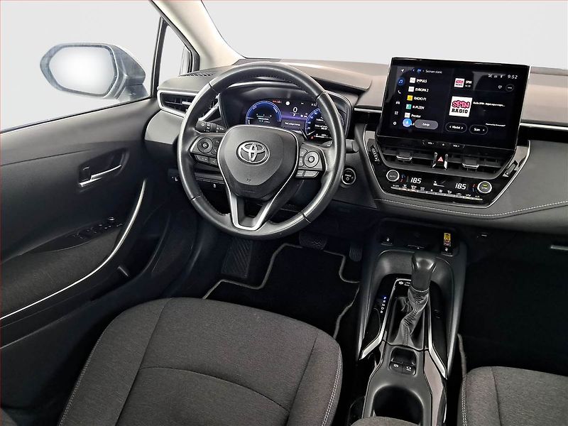 Toyota Corolla (2023) 1.8 Hybrid - fotka 7 z 20