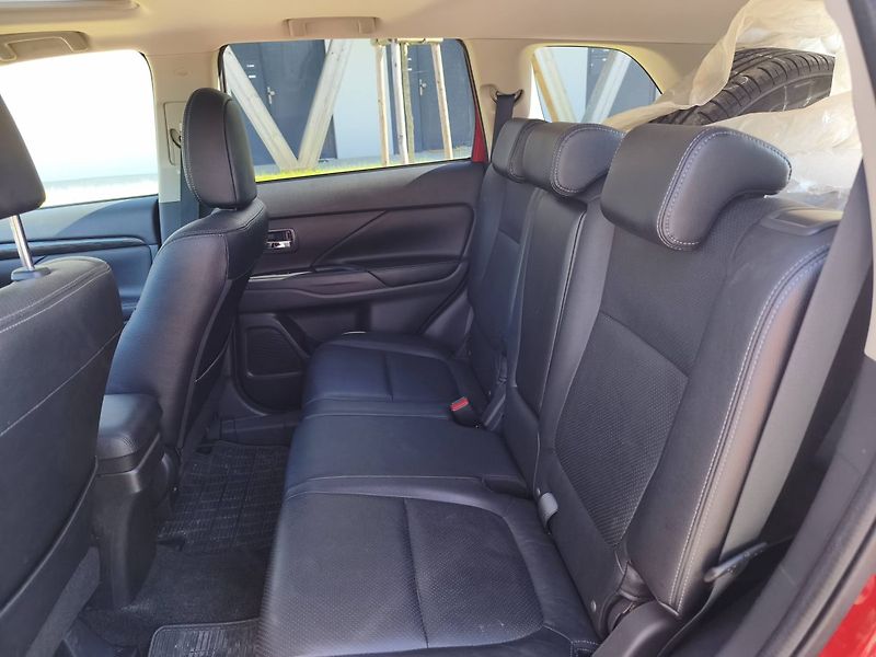 Mitsubishi Outlander (2015) - fotka 9 z 38