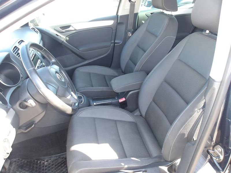 Volkswagen Golf 1,6TDi 77kW - fotka 13 z 26