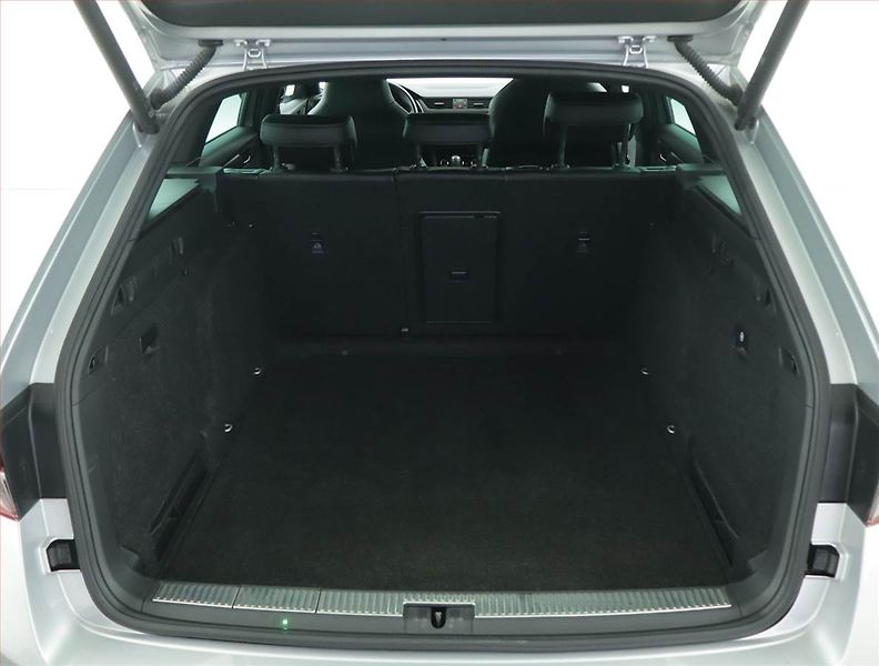 Škoda Superb (2022) Sportline 2.0 TDI - fotka 14 z 18