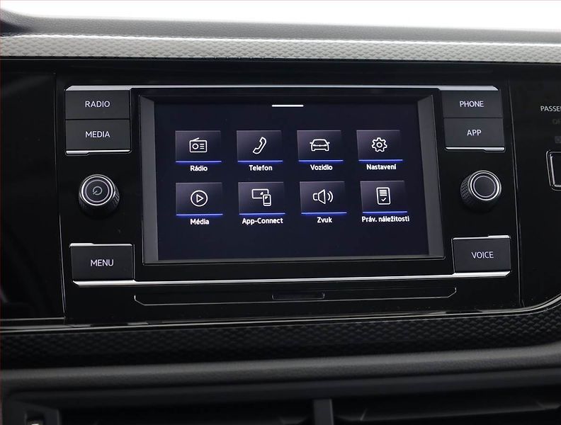 Volkswagen Taigo (2022) 1.0 TSI - fotka 17 z 21
