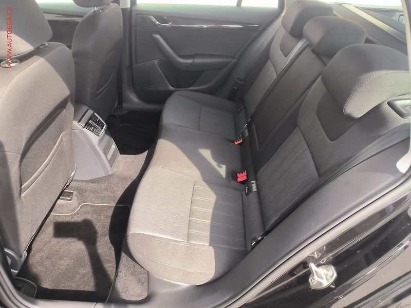Škoda Octavia (2018) 1.6TDi, ČR, Style, DSG, LED - fotka 10 z 22