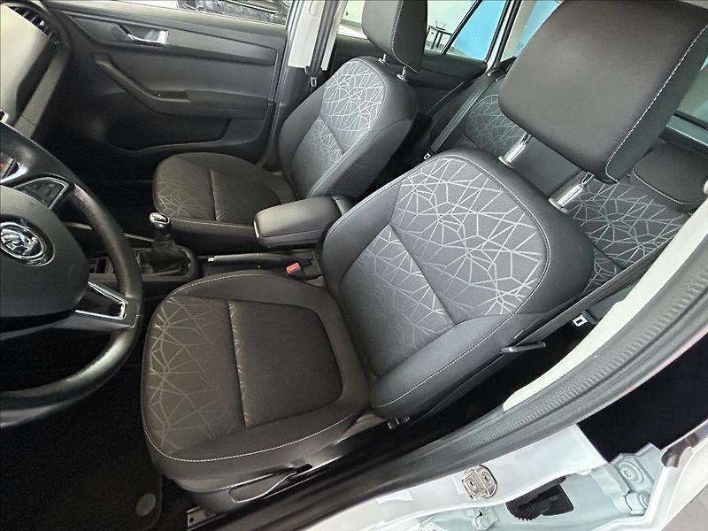 Škoda Fabia 1,0   TSI,CLEVER,SERVISKA,ACC - fotka 20 z 24