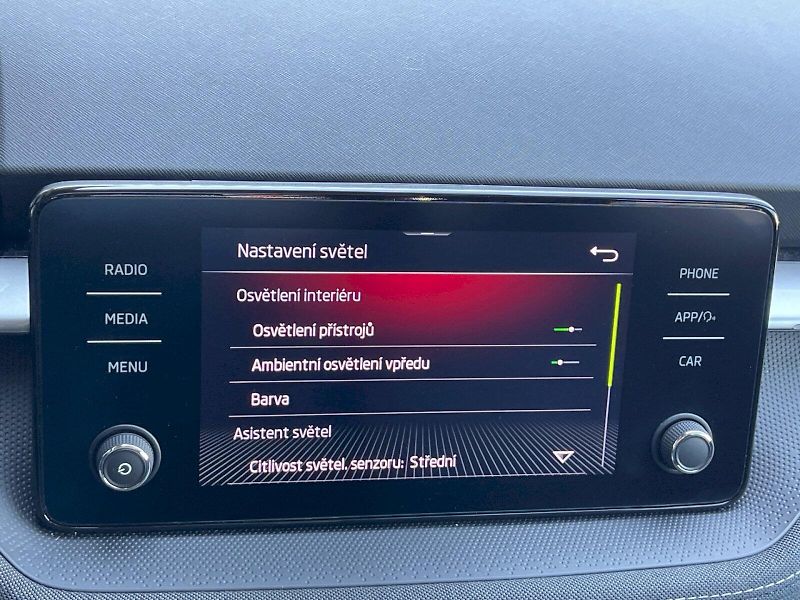 Škoda Fabia (2022) 1.0 TSI 70kW Style Plus - fotka 17 z 34