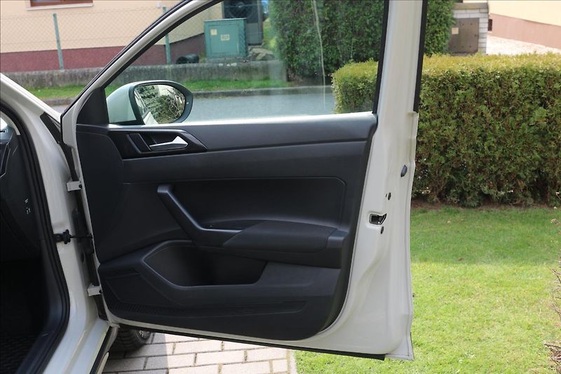 Volkswagen Taigo 1,0 ČR, 28000 km,TAŽNÉ,novéSTK - fotka 37 z 52