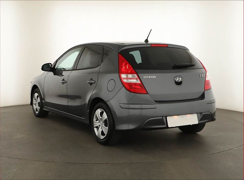 Hyundai i30 (2011) 1.4 CVVT, Tempomat - fotka 4 z 12
